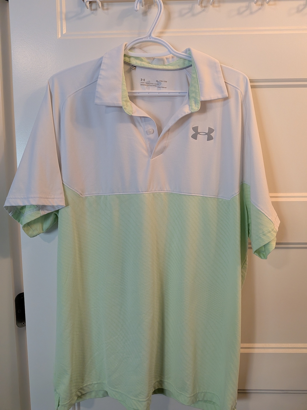 Under Armour Men's White and Light Green Performance Golf Polo